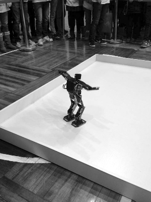 機器人藥房抓藥 準確又高效