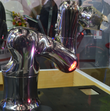 電裝機器人:兩成自用 八成外銷