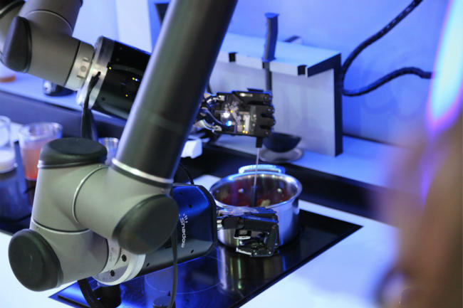 吃貨：廚房機器人制作蟹肉濃湯