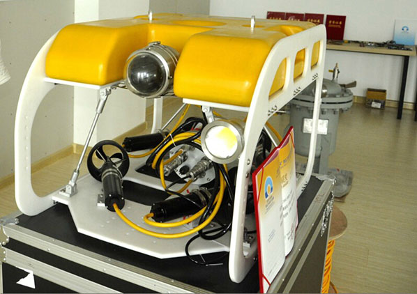 國內(nèi)首臺500米以下水下機(jī)器人高新區(qū)研制成功
