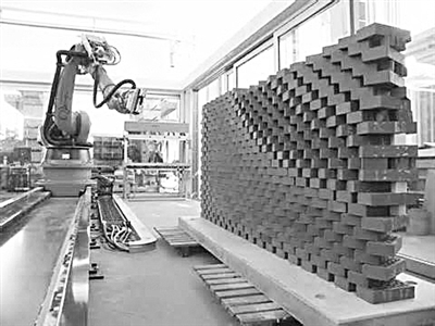 首臺全自動化砌磚機(jī)器人問世 2天可造一棟房
