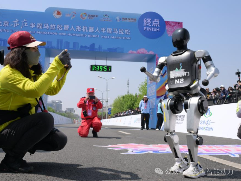 泰坦智能 | 人形機器人:批量交付浪潮下的技術破局與萬億藍海!